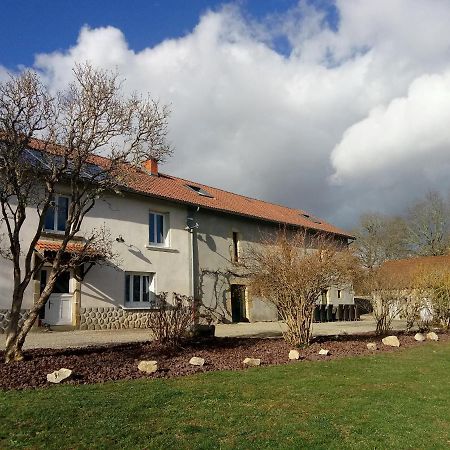 Chambres d'hôtes Quatre Mains Saint-Priest-des-Champs Exterior foto